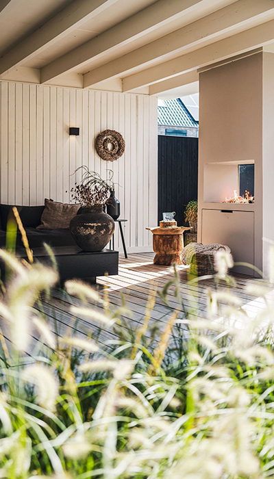 Moderne tuin met buitenverblijf molengraaf tuinen