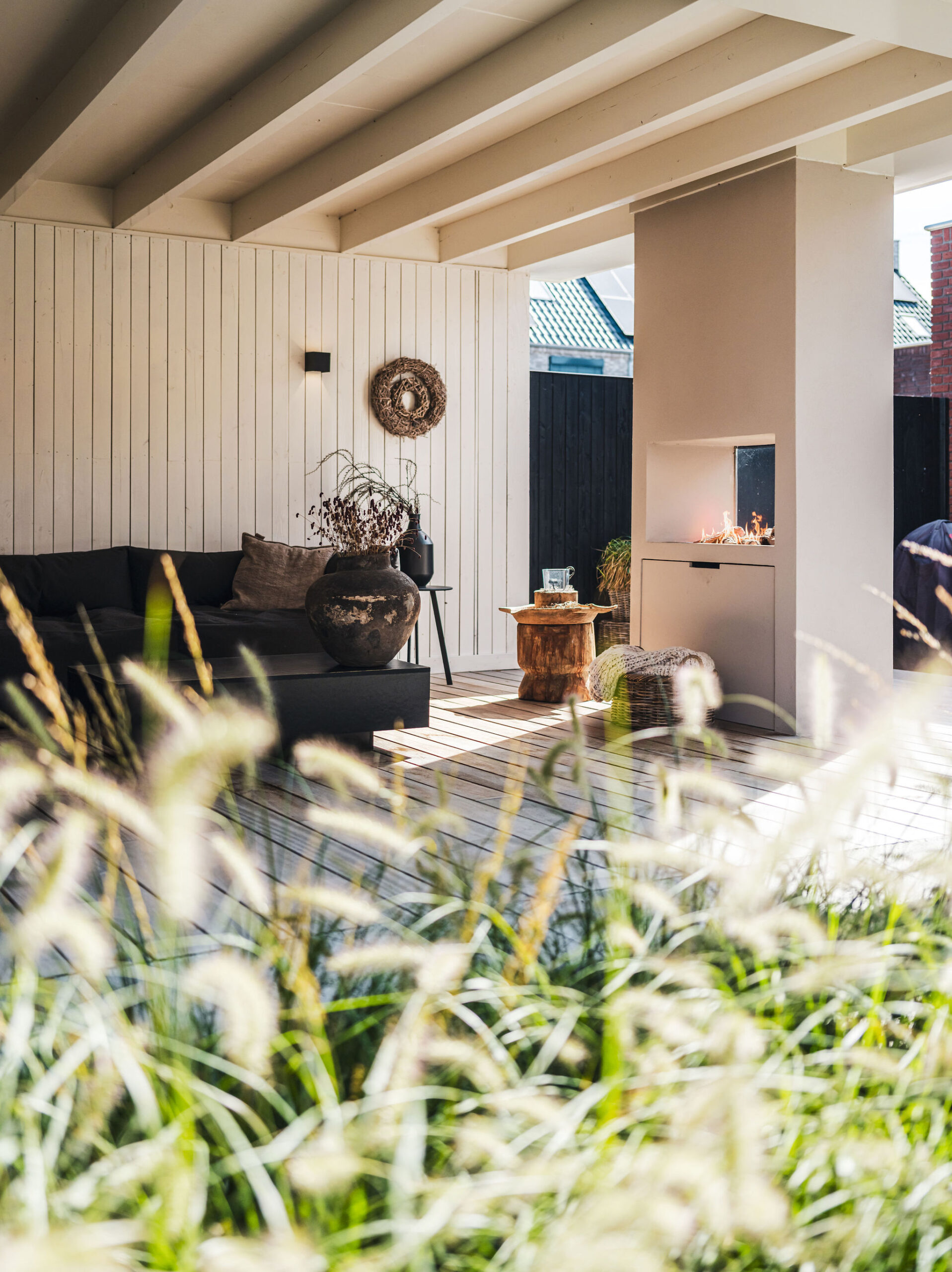 Moderne tuin met buitenverblijf molengraaf tuinen